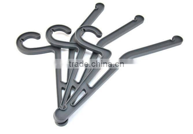 Wholesale Stock 3pcs in one Pack Plastic Clothes Protect Collar Hanger