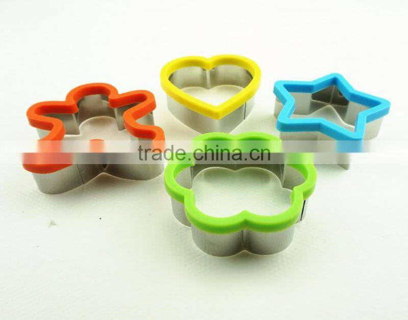 47082 Stainless Steel With Silicone Cover Cookie Cutter