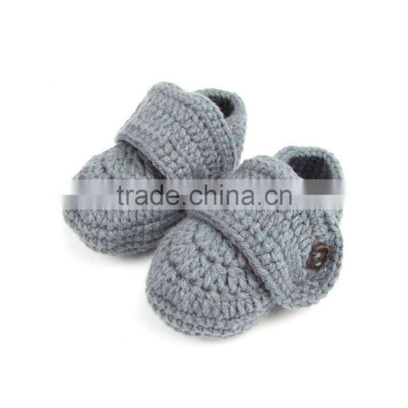 Fancy Button Style Hand Knitted Crochet Shoes Winter Indoor Infant Baby Shoes