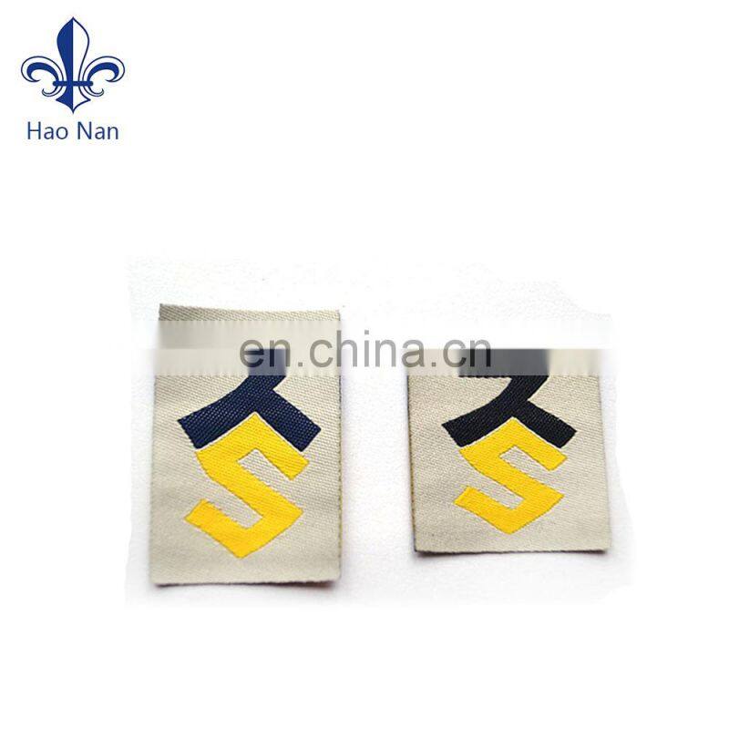 Custom your logo printed on polyester fabric woven label
