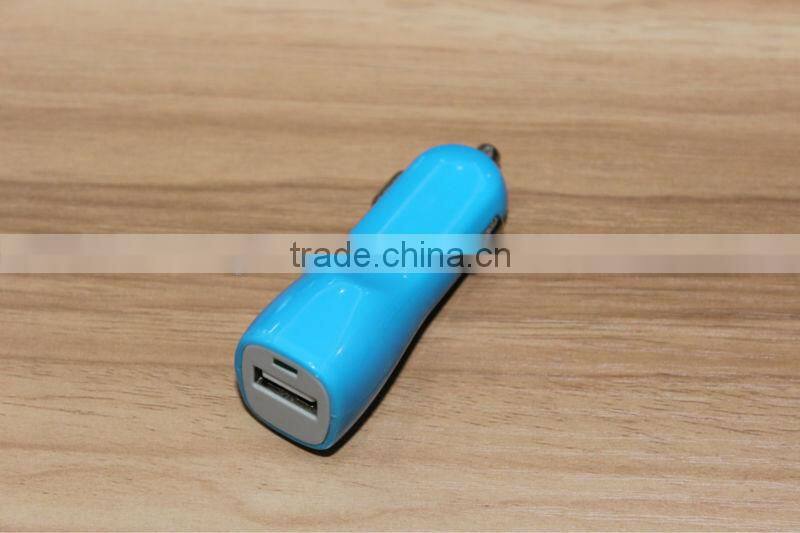 2 USB car charger 4.8v 1800mah smart phone charger PC material housing