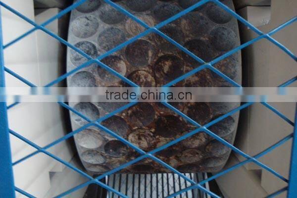 Ball press machine, hydraulic ball press machine, aluminum powder ball press machine
