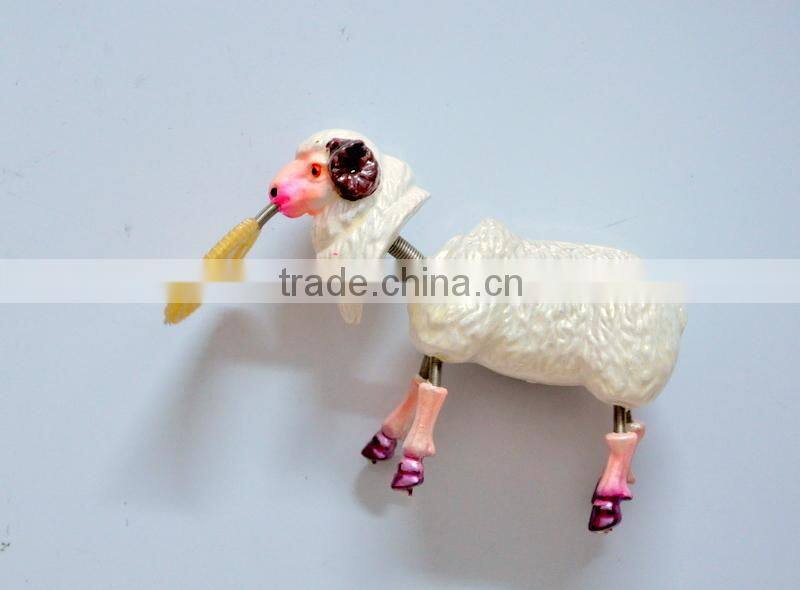 4 inch Small Sheep Eat Dollor Plastic Fridge Magnets Maker