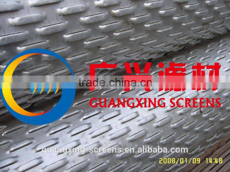 Bridge strainer pipe