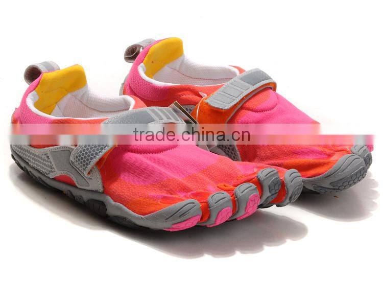 2015 climbing boot shoes for men shoes sport hiking finger shoes