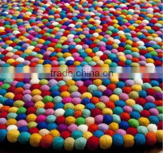 Felt Ball Rug / Carpet / Teppich