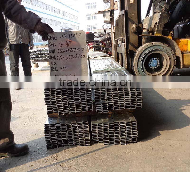 galvanized metal stud c channel/prefab bams /stud tracks with factory price .