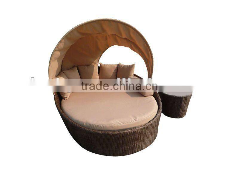 rattan daybed