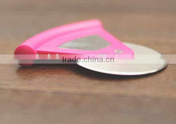 CY134 Stainless Steel Pizza Cutter with handle Pizza Knife