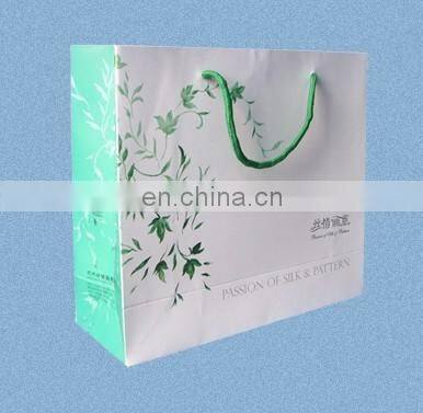 Custom made art paper bag with LOGO printing matt lamination gift bag shopping bag with string for clothes shoes