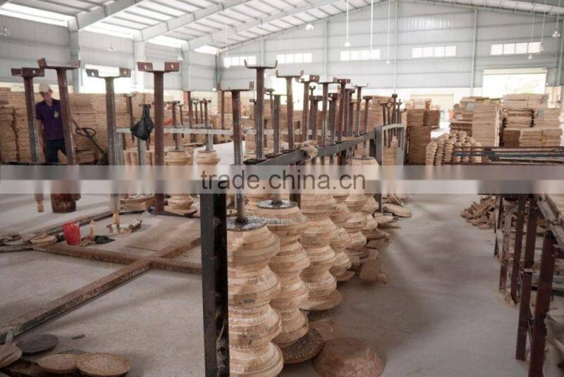 High quality best selling eco friendly Natural Rubberwood Cutting Board with handle from Viet Nam