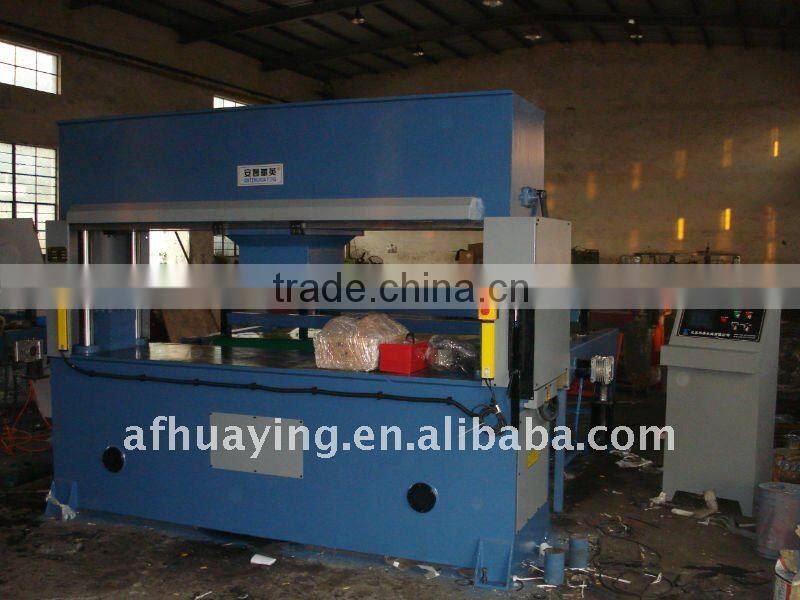 Precise four-column automatic step feeding travel head cutting machine