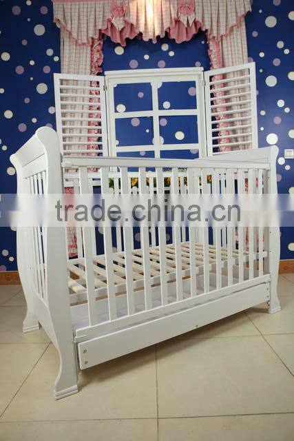 Wooden foldable baby cot
