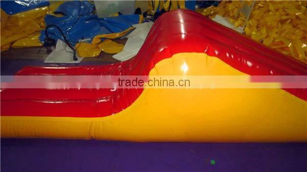 New designed airtight inflatable mini slide on pool