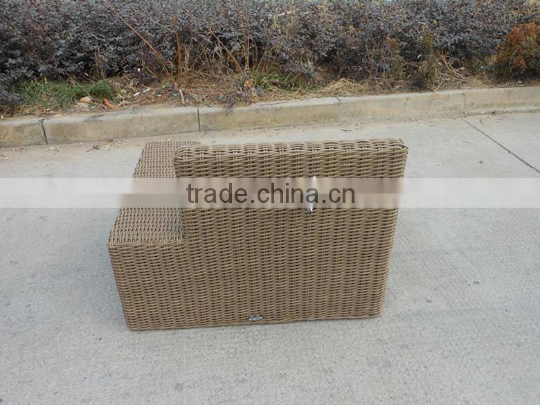 NEW TASTE RATTAN TABLE