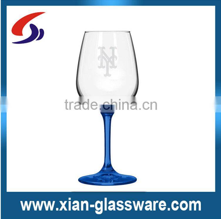 Promotional wholesale colored stem wine glass/clear wine glass with colored stem/etched wine glass