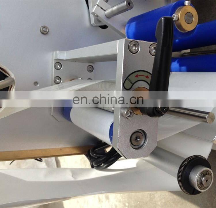 watsap+ 86 15140601620 Easy operation semi automatic round bottle labeling machine