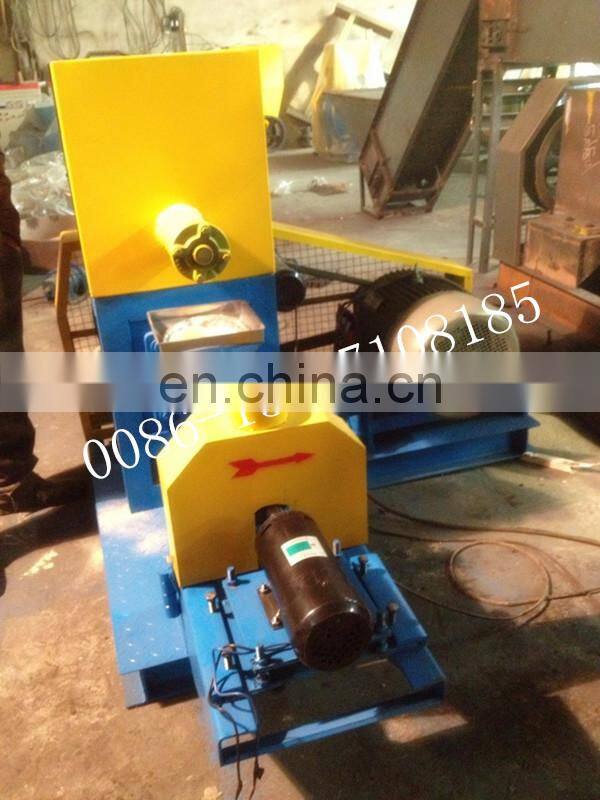 Tropical fish food machine