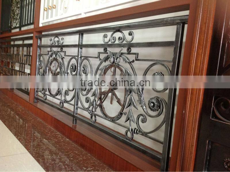 2014 Top-selling modern wrought iron fancy balcony railing