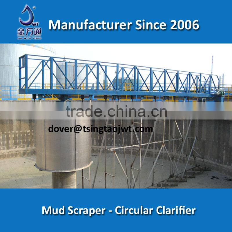 Artificial outdoor decorative plant sculpture