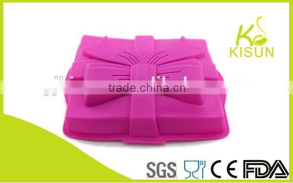 gift pattern shape big cake silicone pan