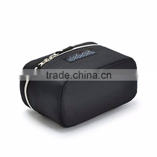 Newest fashion custom portable cosmetic bag