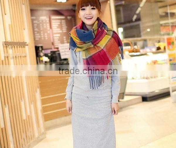 Hot sales different colors choice fashion design fake cashmere plaid pattern design scarf with tassel warm fashion scarf