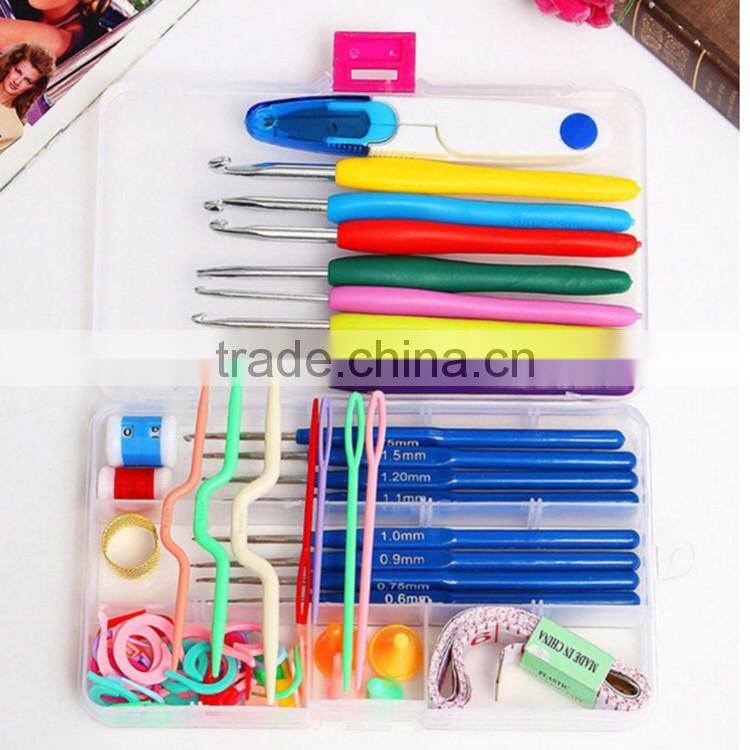 Hot Selling Plastic Crochet Hook Set Include Knitting Yarns,Thimble,Measuring Tape,Handle Knitting Needles Hooks