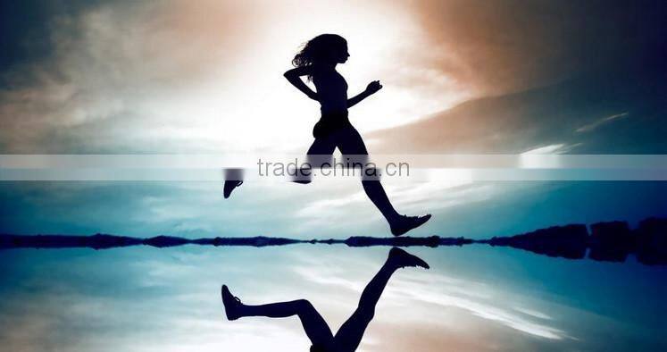 Wholesale 100% cotton plain soft zip pocket custom design sport gym towels pocket sport towel with embroidery logo