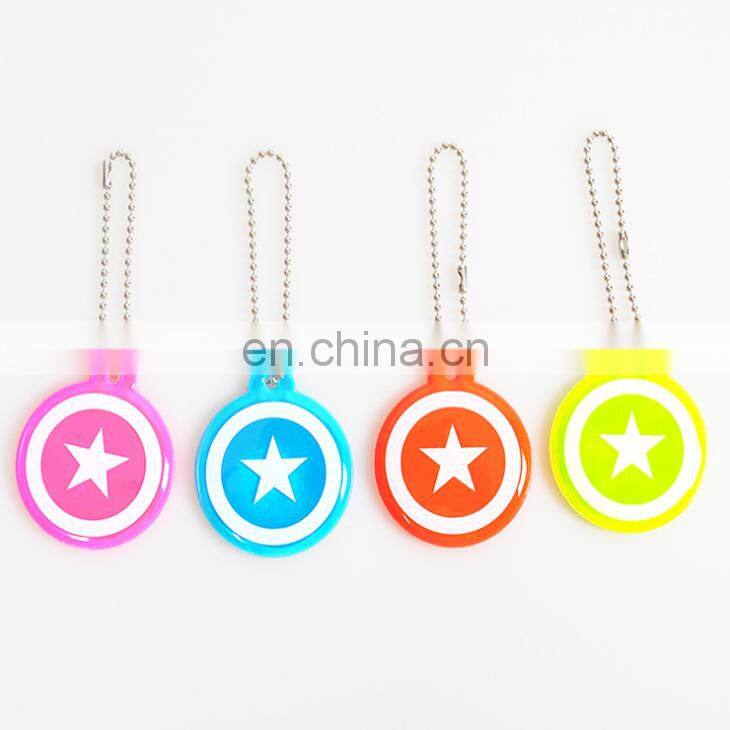 Wholesale OEM Itmes Cheap Protect Kid Use Custom Eco-friendly Soft Pvc Safety Reflective Keychain
