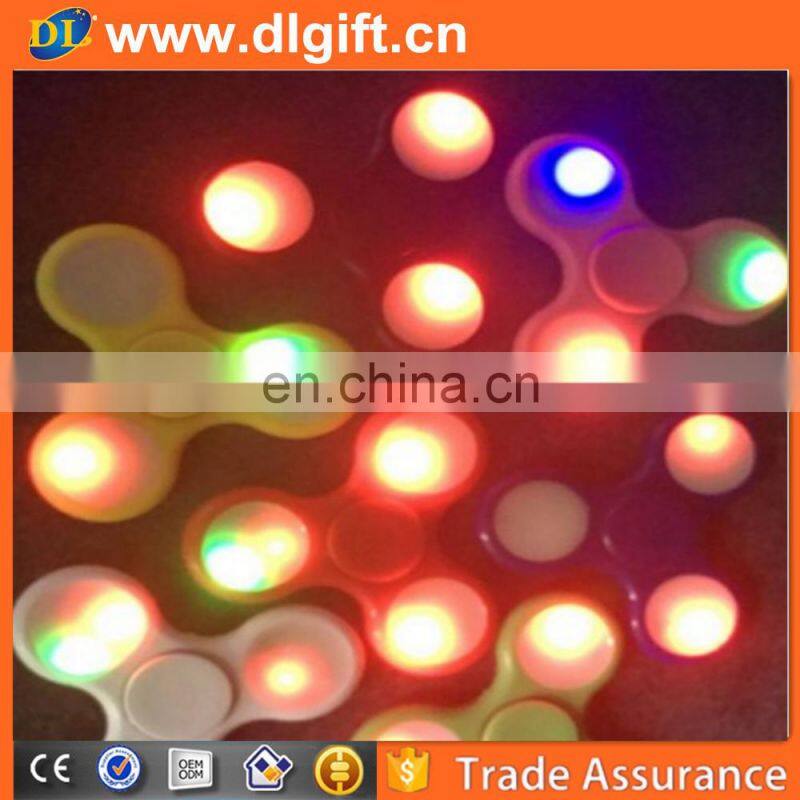 European Best selling adult toy plastic funny led hand solar light spinner