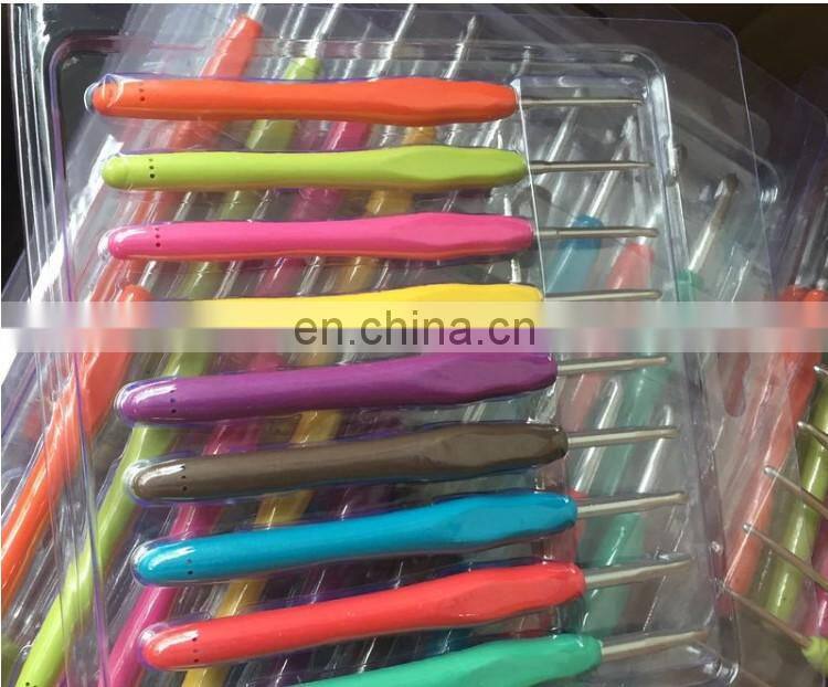 Sweater needle crochet tool New rainbow soft handle plastic alumina crochet hooks set of 8PCS