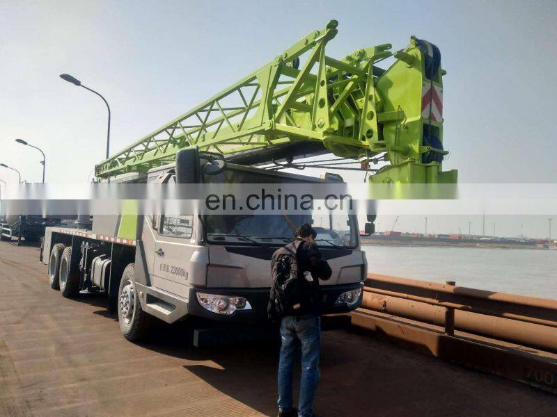 16 ton mobile pick up truck mounted crane ZTC160V ZTC160V451 truck crane hot sale in Thailand