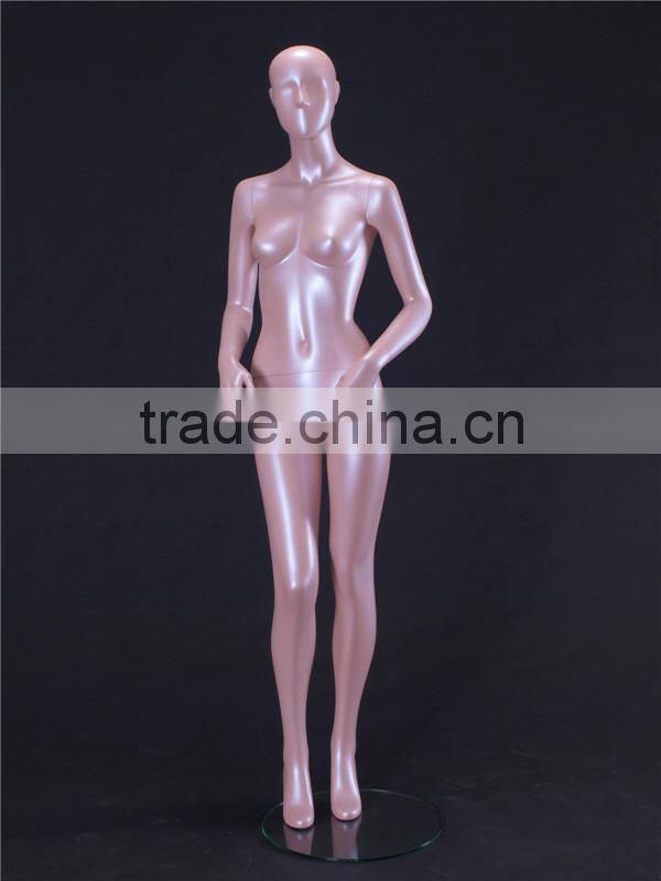 Christmas window display women mannequins