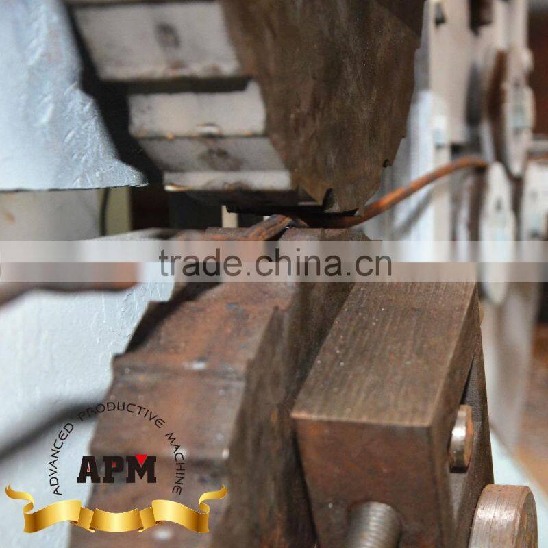 APM brand vibrating wire mesh manufacture machine from China