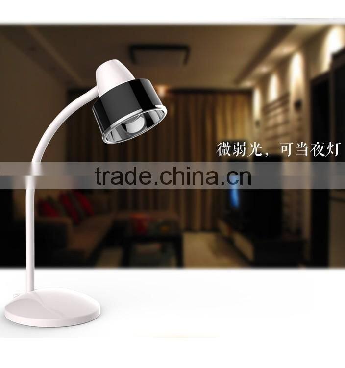 2017 hot sale new style rechargeable lithium battery led table lamp