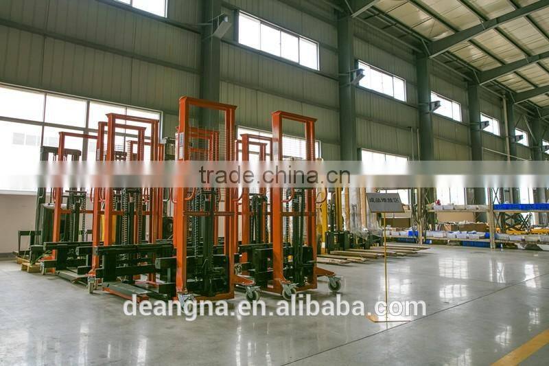 Warehouse ised c-type steel on the mast stacker machine