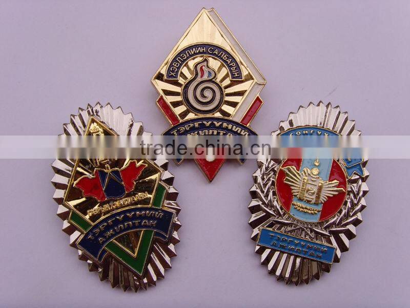 2014 Hot Sale Shiny Gold Custom Metal Pin Badge With Enamel