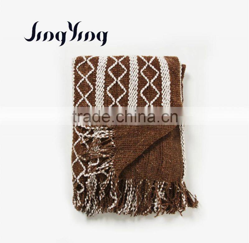 Chinese factory acrylic white/brown color jacquard crochet blanket with short tassels