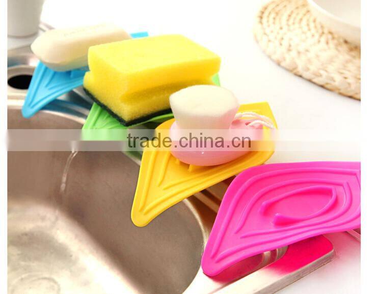 Q111 fashion household wholesale home east plastic shell soap dish