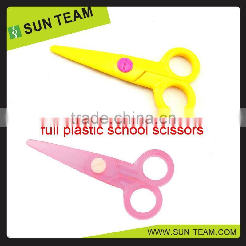 CS013 5" green child safe and light plastic kids scissors