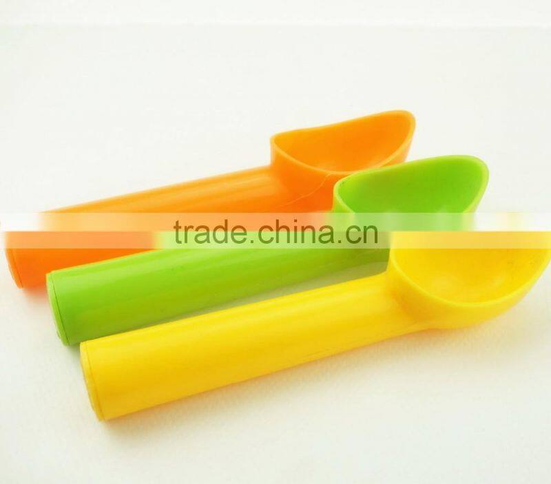 41026 plastic ice cream spoon