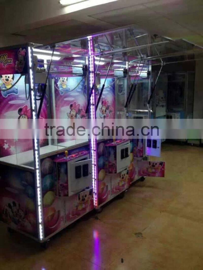 Hello Kitty Cheap prize vending game machine/ claw crane games machines
