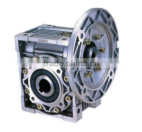 Durable and low-noice long life worm reducer / smaller design