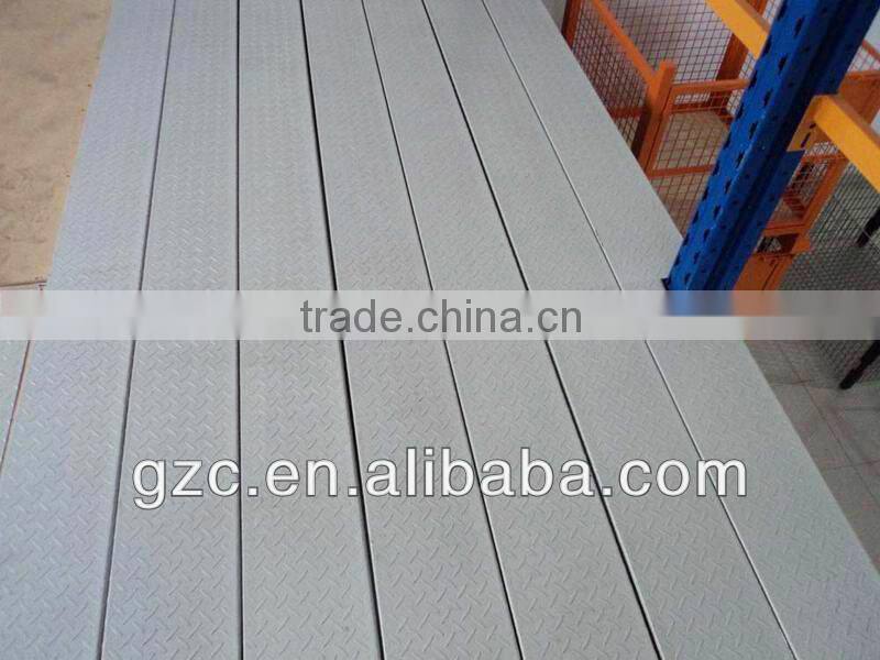 Warehouse Mezzanine Floor Covered with Steel Gratings