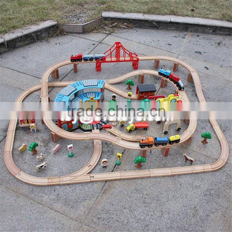 New style 142 pcs children construction toy wooden toy train track W04C072