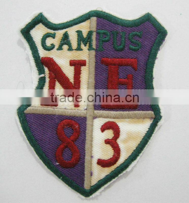 2017 custom high quality self adhesive embroidery patch