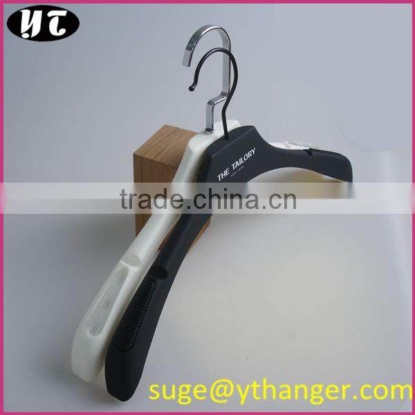 RL905 white plastic clothes hanger manufactory