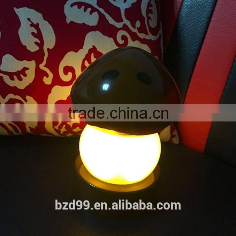 New Promotional Creative Design Cartoon Mushroom Push Control Indoor Battery Operated LED Table Lamp