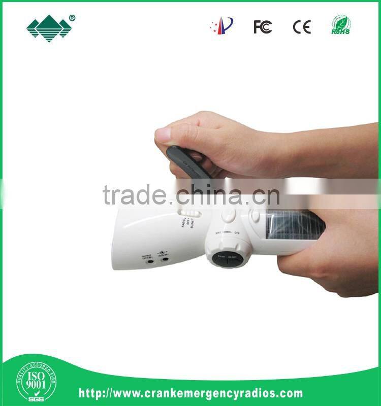 Outdoor Rechargeable Dynamo/Hand Crank LED Flashlight with FM/AM Radio and Emergency Cell Phone Charger